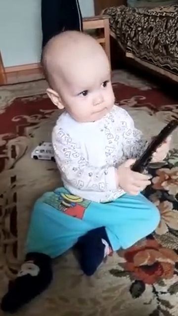 Танйы.Дети танцуют. Сидим дома.Маленькие смотреть онлайн