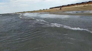 КАСПИЙ ВОЛНУЕТСЯ ...