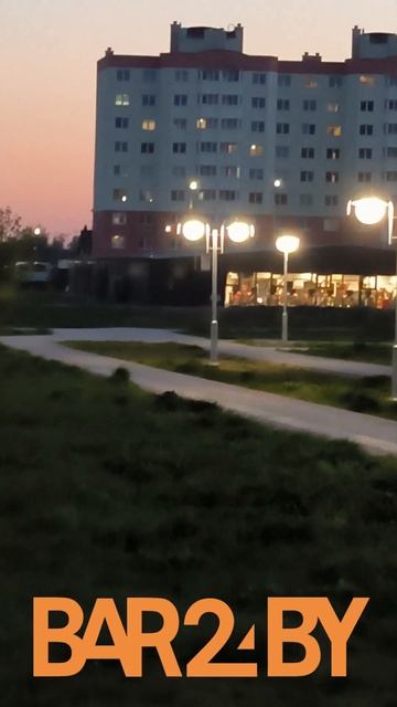 Фонари включили в парке семейных деревьев в Баранович смотреть онлайн