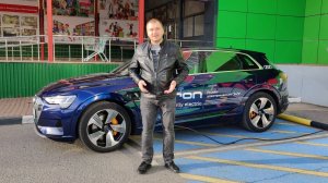 AUDI E-TRON