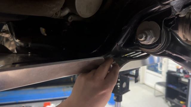 Установка защиты картера двигателя и КПП BMS для Тойота смотреть онлайн