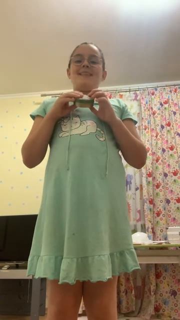 У меня есть вкусная конфетка щас буду кушать а тебе не смотреть онлайн