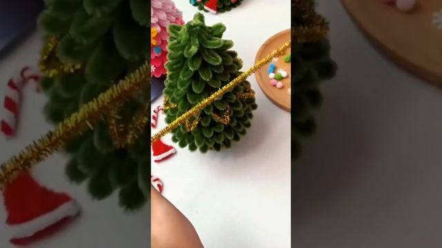 Создаём нарядную ёлочку из синельной проволоки смотреть онлайн