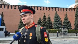 Москва: после ПАРАДА ПОБЕДЫ на Красной площади: курсанты Московского Суворовского Училища (фр.2).