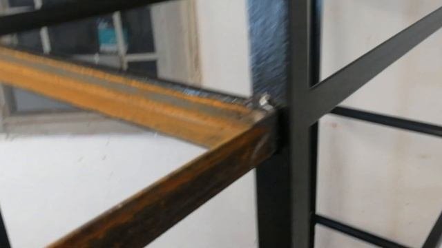 Сварили каркас стеллажа в сарай, осталось докрасить и