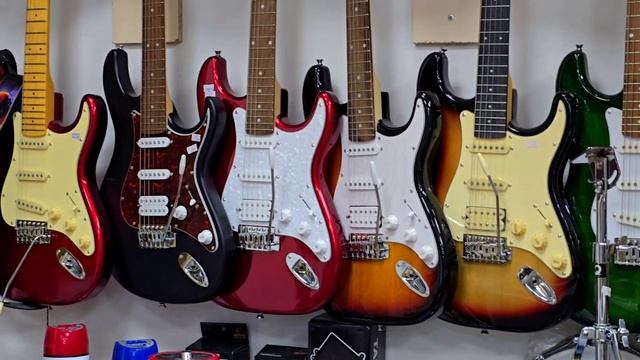 СКОЛЬКО СТОИТ ГИТАРА: МИР МУЗЫКИ В ТД АЗИЯ #караганда смотреть онлайн