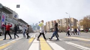 ПРАНК: Танцы на пешеходном переходе