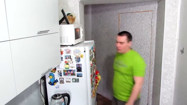 Обед на $1 / Как поесть на 1$ в России ( часть 2 ) смотреть онлайн