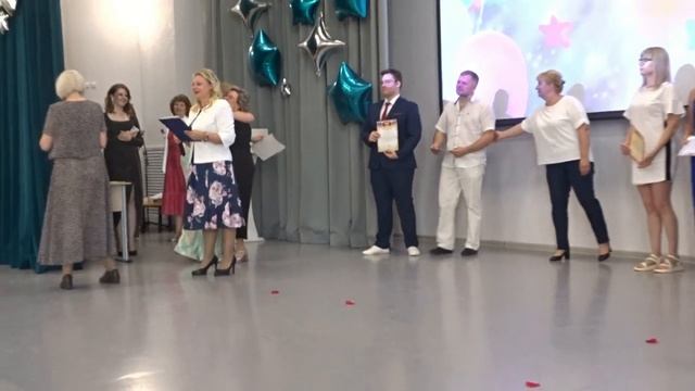 Аттестаты 11 класс Лезгинка. Финал смотреть онлайн