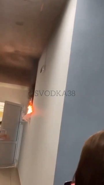 В школе поселка Молодежный загорелась сушилка для рук смотреть онлайн