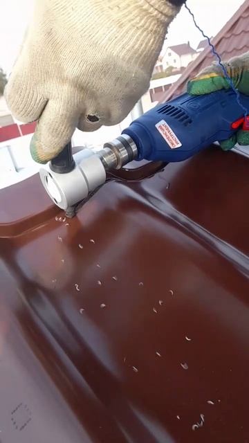 Сверчок для резки кровельного металла. смотреть онлайн