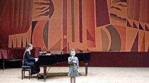 " Идёт солдат по городу" муз.В.Шаинский,  сл. М. Танич