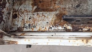ВАЗ 2105 замена порогов, передних и задних арок, ремонт п