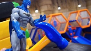 Надувная супер КОРОВА - ГИГАНТ разрушает Аквапарк Карибия! Смешное видео шоу Акватим!