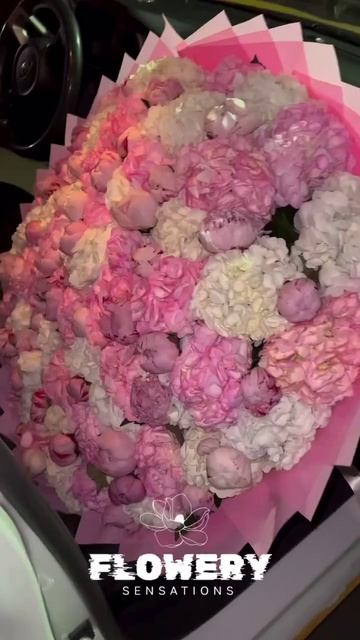 Букет из пионы и гортензии 🥰😍 смотреть онлайн