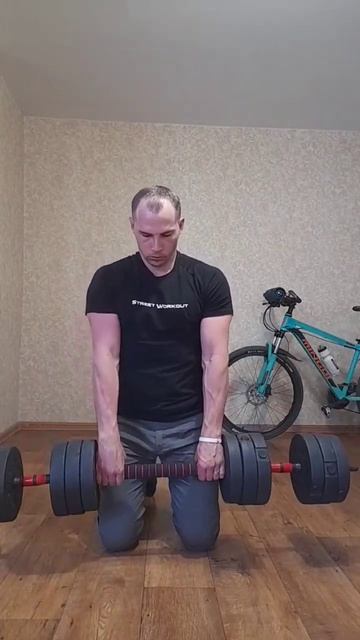 ТРЕНИРОВКА на БИЦЕПС ( вес 32 кг ) смотреть онлайн