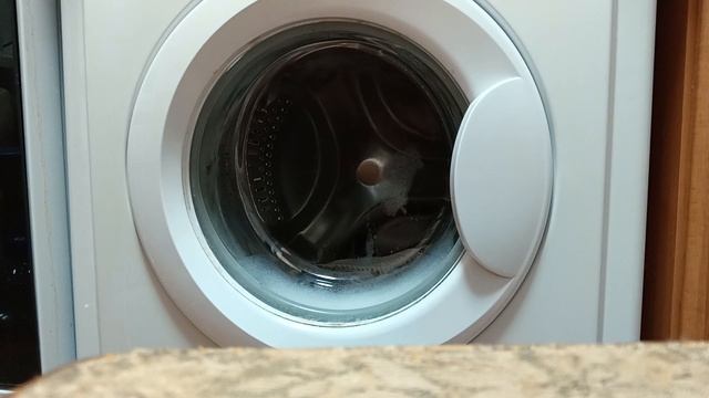 Стирка на indesit WISN 101,режим : повседневная стирка 30°, сти? смотреть онлайн