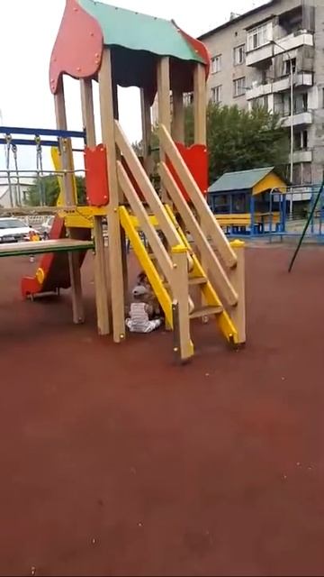 У бабушки новые детские площадки смотреть онлайн