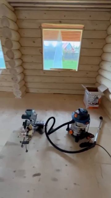 Первое окно в спальне рубим срубы #бревно #домизбревна смотреть онлайн