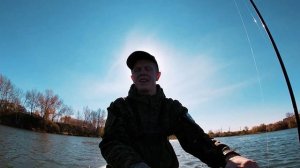 Ловля ОКУНЯ осенью с лодки! Рыбалка на спиннинг! Осень