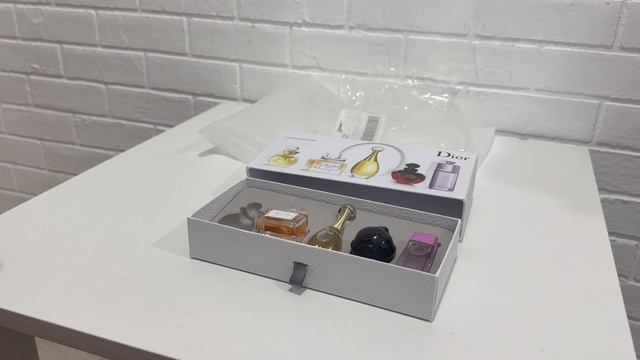 Распаковка миниатюр Dior