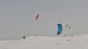 Зимние покайтушки в Гуровке в ровный ветер.
