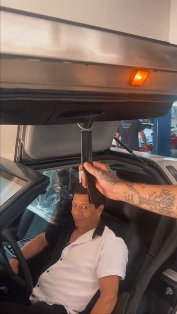 А вы знали, что таких машин всего ничего в мире? #delorian #me смотреть онлайн