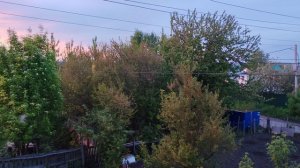 Закат в деревне, уютная и счастливая жизнь в деревне, деревенский вечер