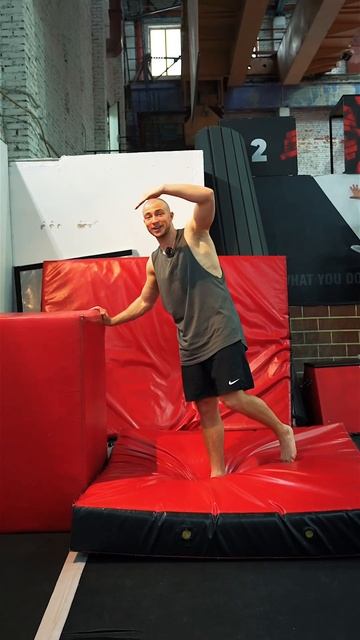 Обучалка на Отмах Заднее Сальто😜🤟#кириллколесников смотреть онлайн