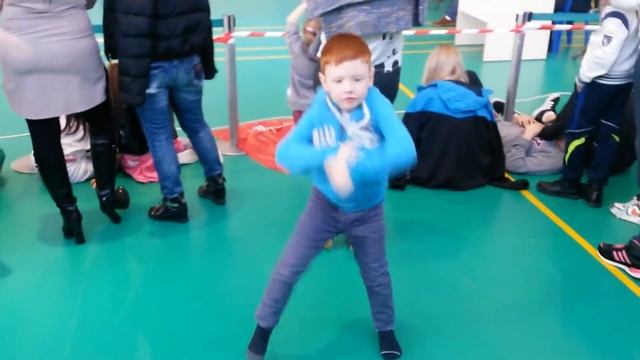 Мистер Дима танцует Хип-хоп смотреть онлайн