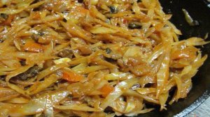 Тушенная капуста с грибами и патиссоном