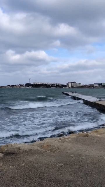 Чёрное море, пляж омега, 7 февраля 2023 года, зима в Крыму, смотреть онлайн