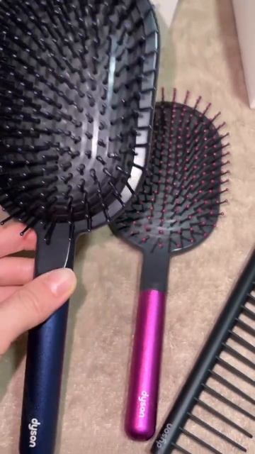 Расческа Dyson 2в1 Цена:2.000₽ смотреть онлайн