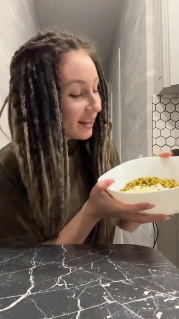 Срочный вопрос! Как правильно готовить оливье?! #оливь? смотреть онлайн