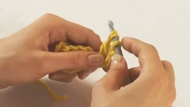 Вязание крючком. Столбик с двумя накидами смотреть онлайн