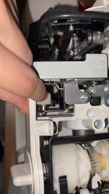 Петляет нить в швейной машинке Janome 5522 смотреть онлайн