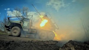 «Грады» обрушились на технику боевиков ВСУ. Лучшее видео из зоны СВО