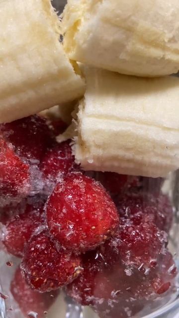 Клубнично-банановое мороженое из трех ингредиентов #з смотреть онлайн