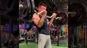 Андрей Качалин. Тренировка бицепса. 80 кг. на 5. 90 на 2