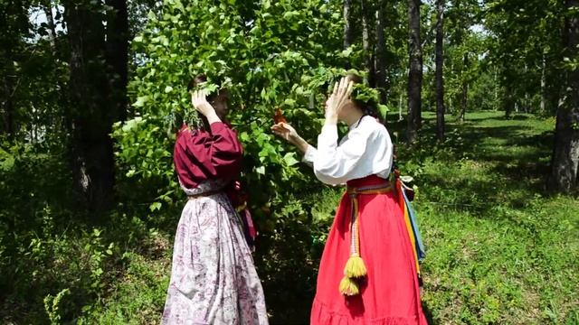 Фильм о праздновании Троицы на Среднем урале «Вот сегодня троица, земля травой покроется» смотреть онлайн