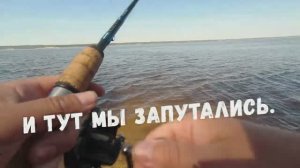 РЫБАЛКА ПОД ОБРЫВОМ В МАЕ. УВИДЕЛ ВСПЛЕСКИ РЫБЫ, И НЕ ЗРЯ ЗАЛЕЗ. ПОПЛАВОК ПОТАЩИЛО НА ДНО