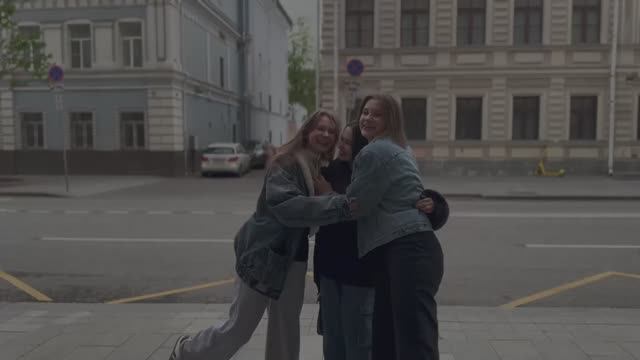 ДМП-123_Popova_Ekaterina_Maria_Voronina_Polina_Harlampidi_Healthy life=happy life