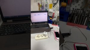 Что будет, если вставить флешку в зарядку от телефона #