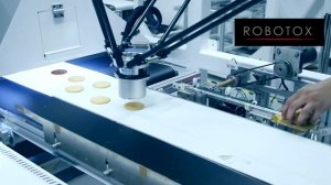 Delta робот ROBOTOX_D3A-1130-3 упаковка круглого печенья в стопки на кондитерском производстве.