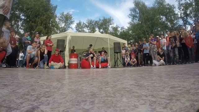 B-Jam Perm. b-boy Сухарь  vs. b-boy Ярый смотреть онлайн