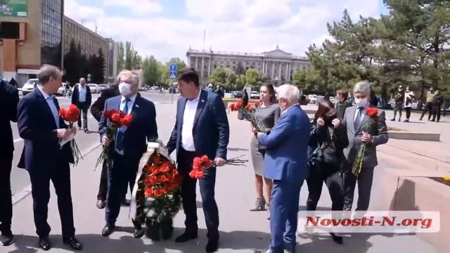 В Николаеве партия ОПЗЖ провела автопробег в честь Дня Победы смотреть онлайн