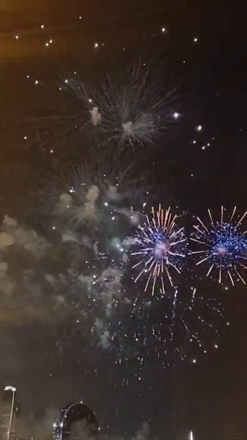 В столице Азербайджана состоялся праздничный салют в смотреть онлайн