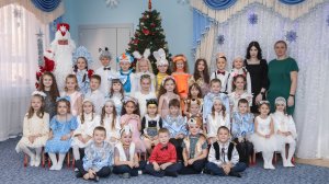 Лисичка Эвелина на новогоднем утреннике в детском саду