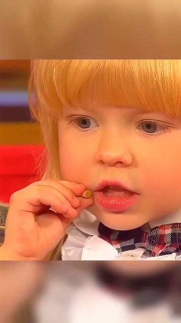 МАЛЕНЬКИЙ АНГЕЛОК РАССМЕШИЛ ВСЕХ 🤣 #шоу#галкин#дети смотреть онлайн