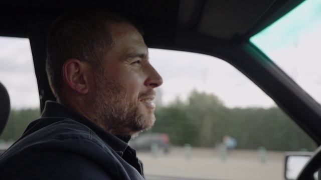 Трейлер к фильму "Идущий домой".